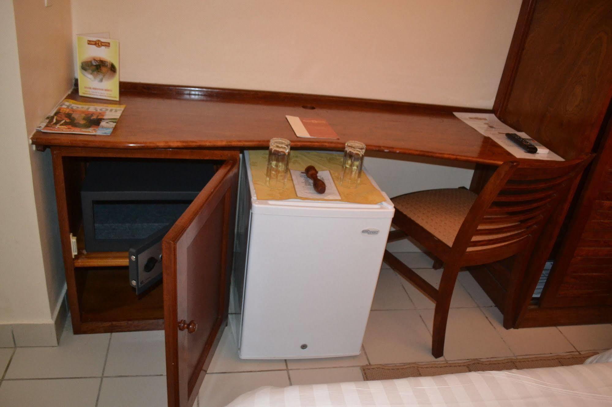 Planet Hotel Douala Exterior photo