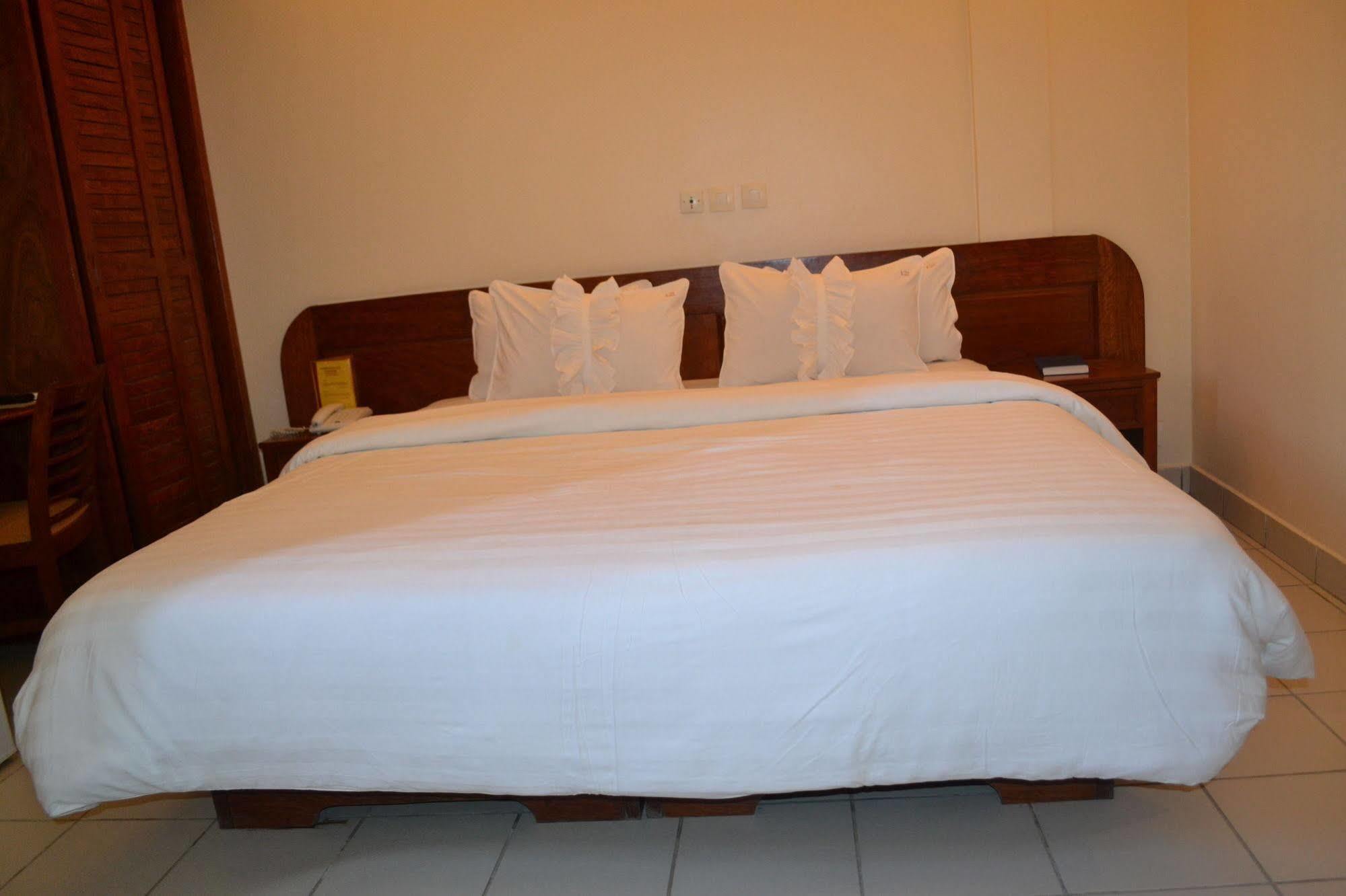 Planet Hotel Douala Exterior photo