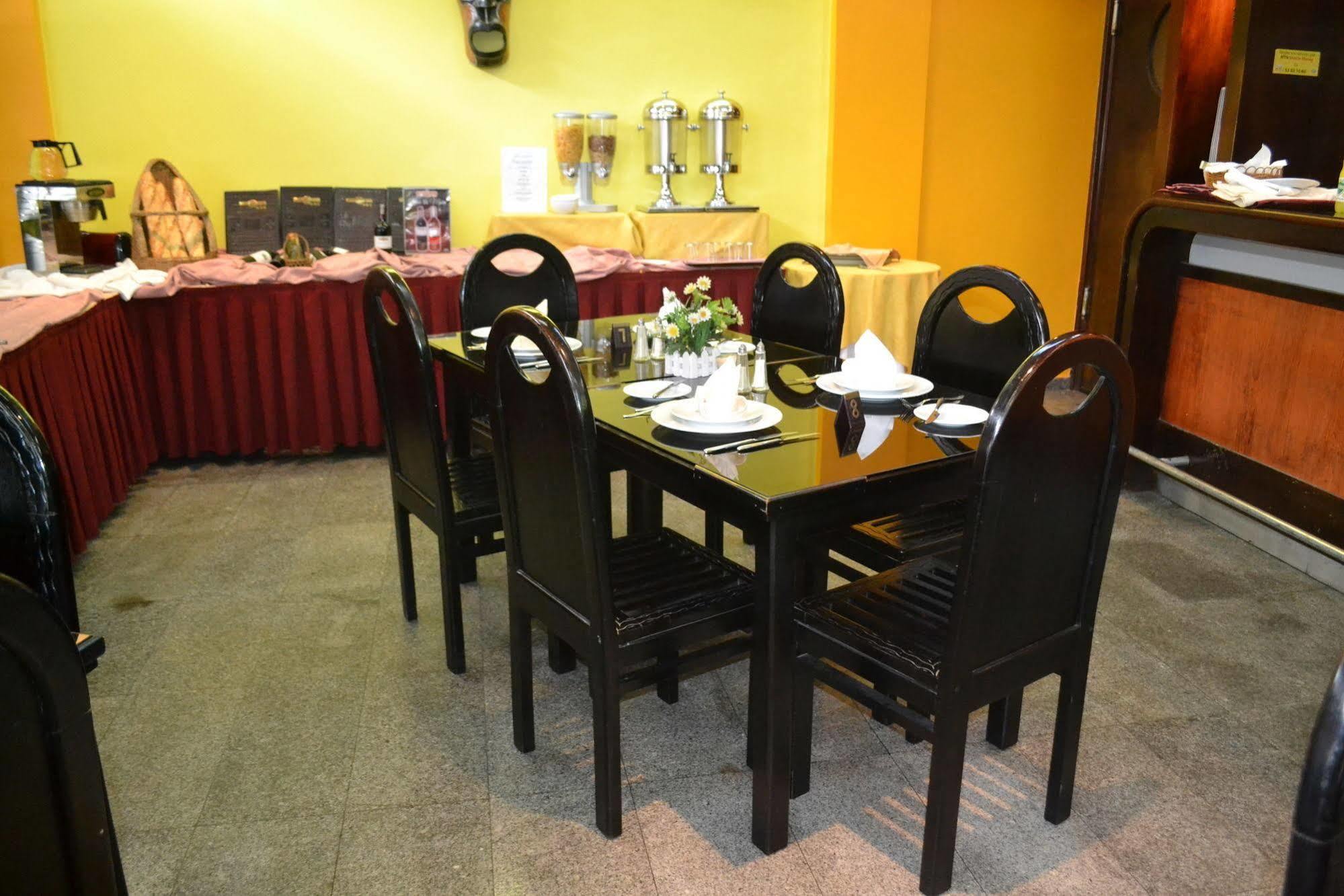 Planet Hotel Douala Exterior photo